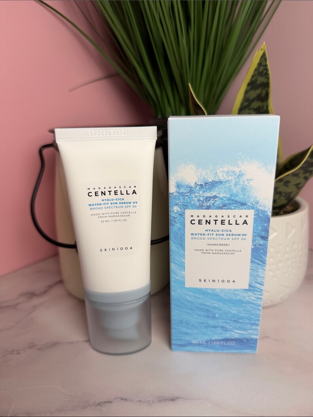 SKIN1004 Madagascar Centella Hyalu-Cica Water-Fit Sun Serum SPF 50 – White